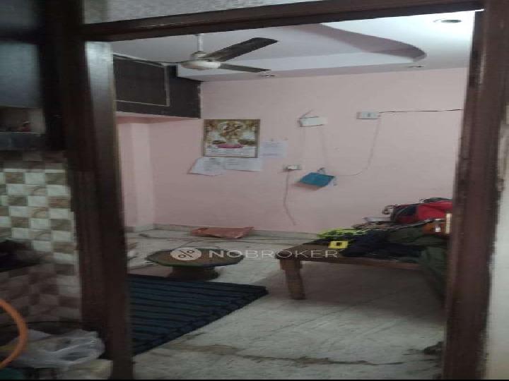 Building Laxmi Nagar Rent WITHOUT BROKERAGE Semifurnished 2 BHK