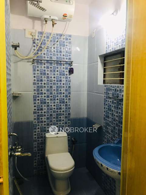 2 BHK Flat In Standalone Building  For Sale  In Hbr Layout