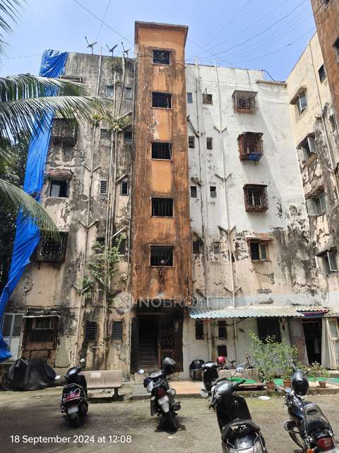 1 BHK Flat In Neelkanth Chs Kandivali For Sale  In Kandivali West