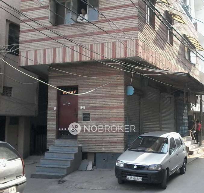 Shop in East Krishna Nagar, Delhi for sale 