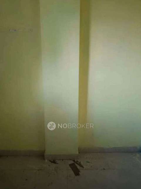 1 BHK Flat In Poojari Building For Sale  In Nalasopara East