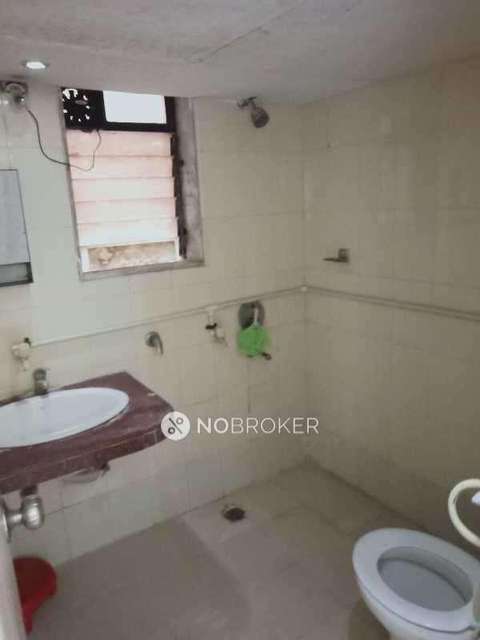 2 BHK Flat In Garden View Appartment For Sale  In Goregaon East