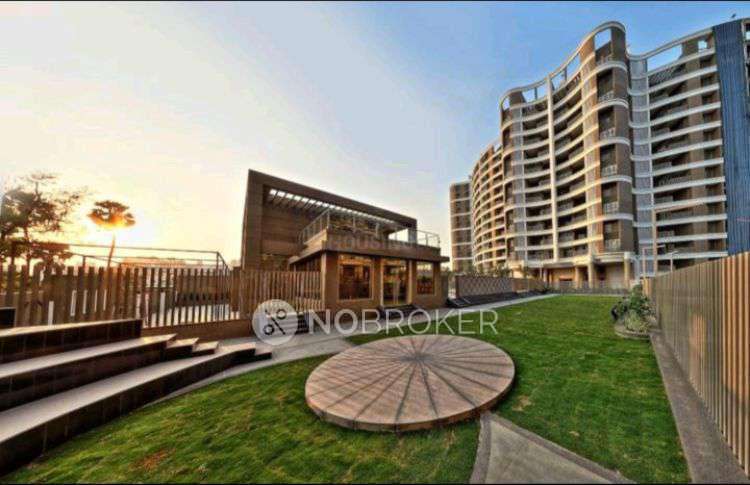 2 BHK Flat In Grandbay Gemini Housing A6 Wing for Rent  In Manjri Bk