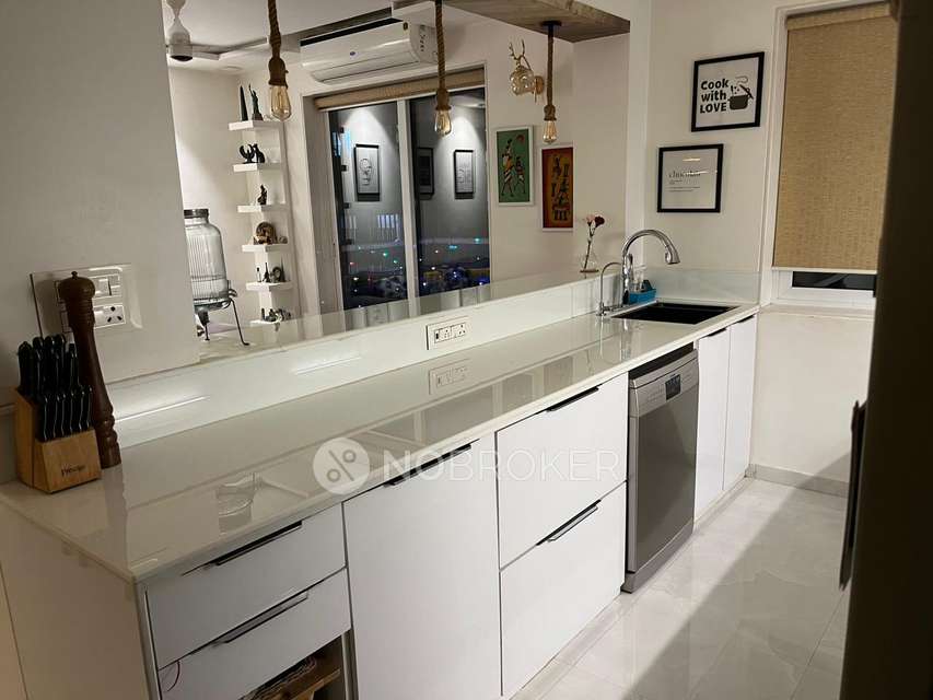 2 BHK Flat In Pinnacle Vasant Oscar, Mulund West For Sale  In Mulund West