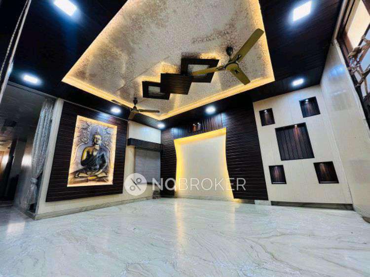 4 BHK Flat For Sale  In Tri Nagar