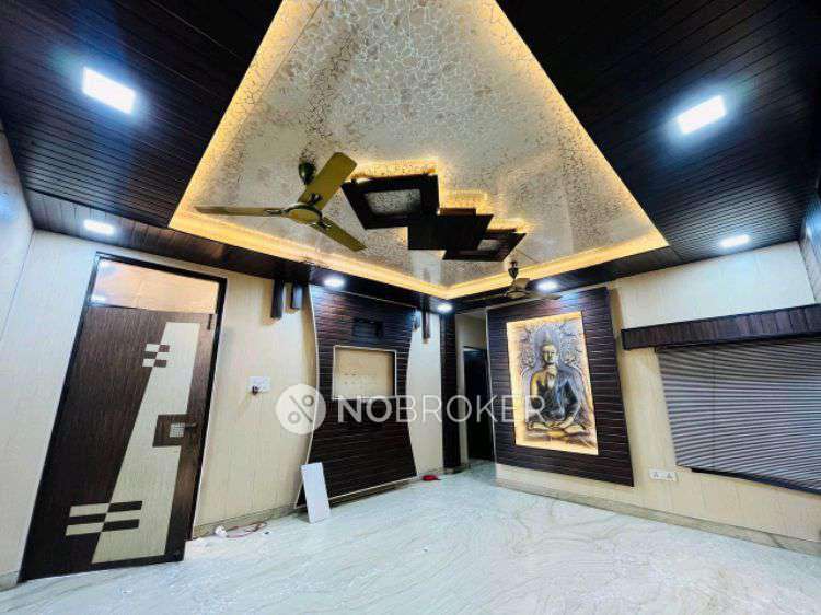 4 BHK Flat For Sale  In Tri Nagar