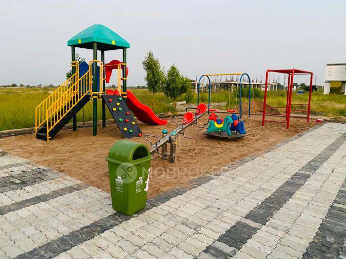 Plot For Sale  In 7oak Golden City In Andheri West