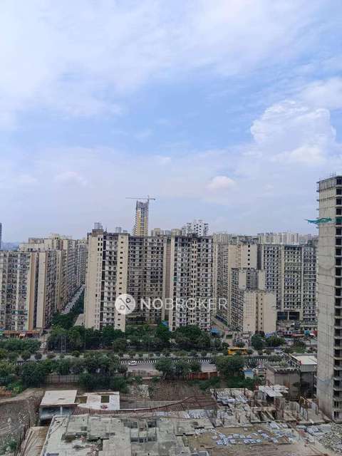 2 BHK Flat In Amarpali Silicon City For Sale  In Sector 76