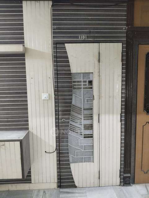 2 BHK Flat In Amrut Building  For Sale  In Mulund West