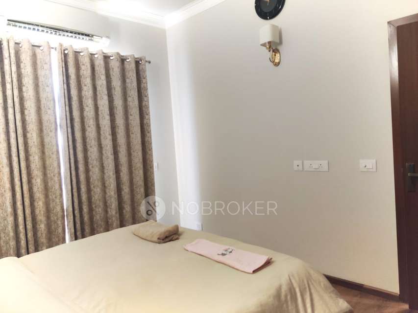 2 BHK Flat In Central Park The Room,  Sector 32 For Sale  In Central Park