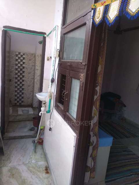 1 BHK Flat In Sb For Sale  In  Uttam Nagar