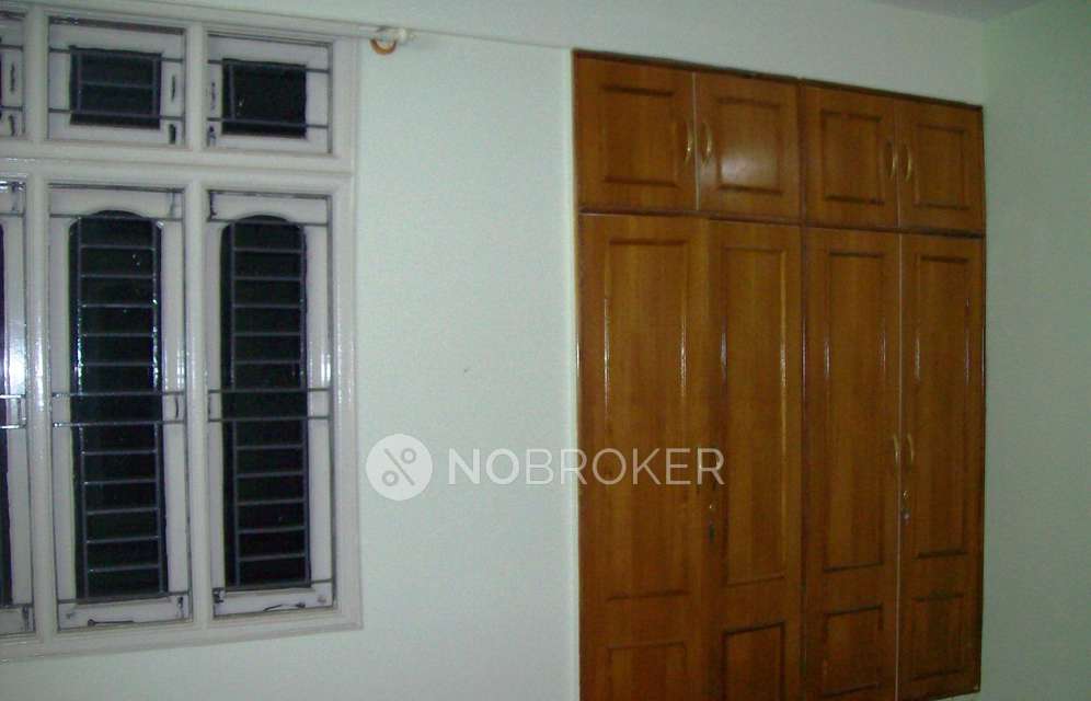 2 BHK Flat In Vaishnavi Apartment Gkvk For Sale  In Vidyaranyapura