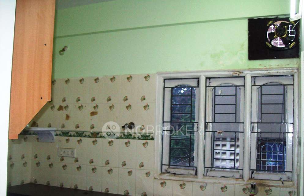 2 BHK Flat In Vaishnavi Apartment Gkvk For Sale  In Vidyaranyapura