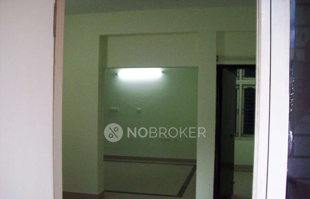 2 BHK Flat In Vaishnavi Apartment Gkvk For Sale  In Vidyaranyapura