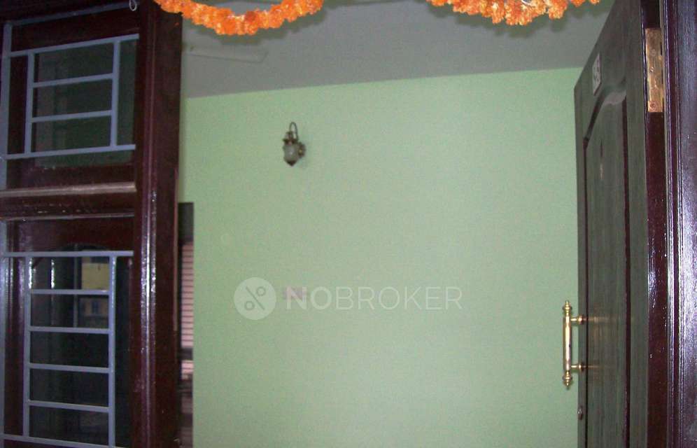 2 BHK Flat In Vaishnavi Apartment Gkvk For Sale  In Vidyaranyapura