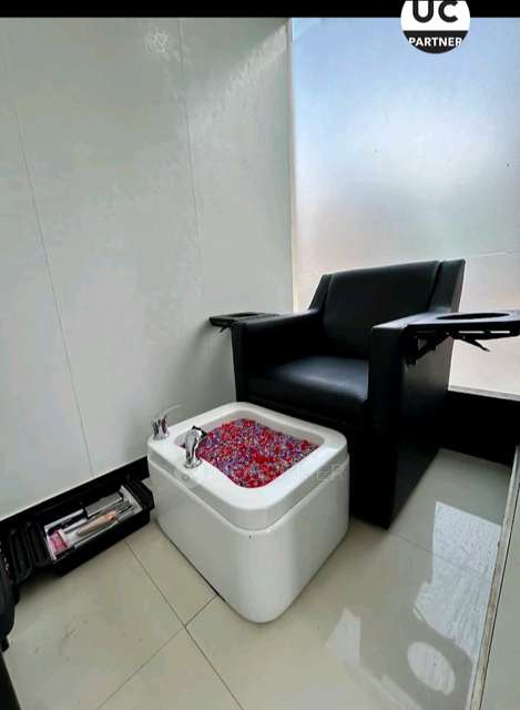 Shop in Vibe Salon Vignan Nagar, Bangalore for sale 