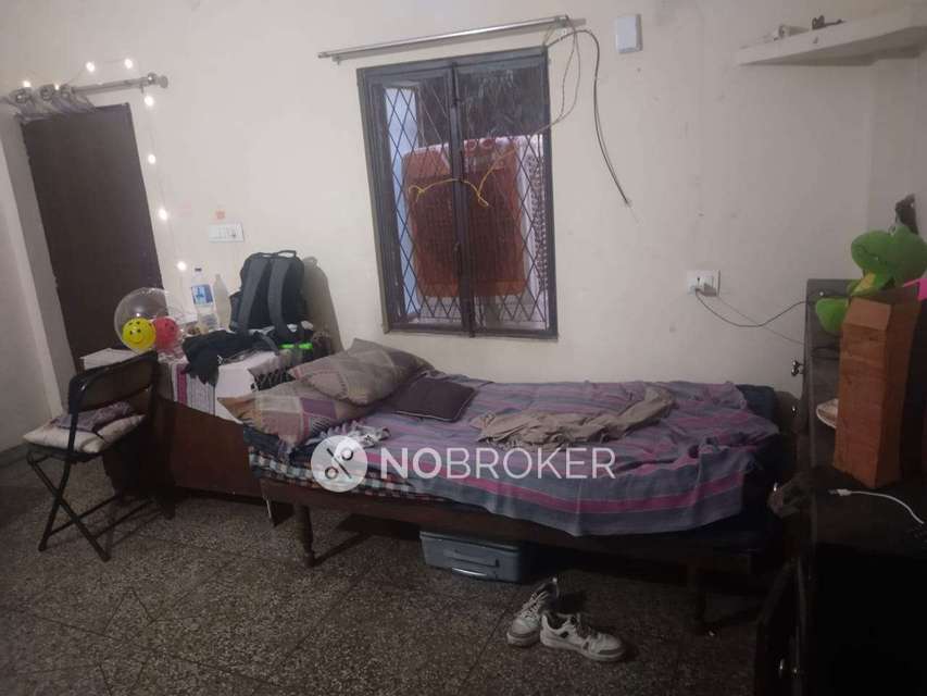 Shared Room for Female In 3 BHK  In Nehru Nagar Lajpat Nagar In Lajpat Nagar