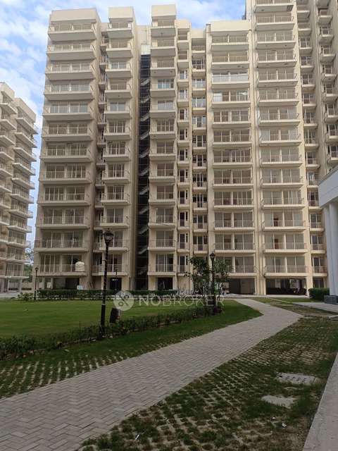 2 BHK Flat In Golf Drive 63 For Sale  In Kadarpur Rd,