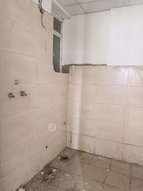 2 BHK Flat In Golf Drive 63 For Sale  In Kadarpur Rd,