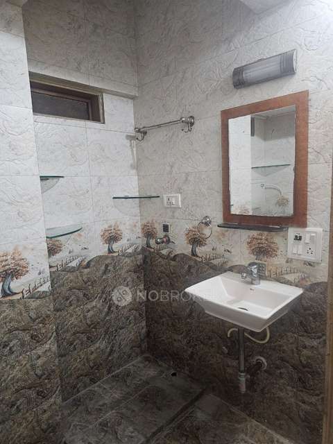 2 BHK Flat In Krishna Godavari Chs, Malad East For Sale  In Malad East