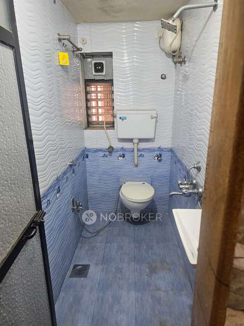 2 BHK Flat In Krishna Godavari Chs, Malad East For Sale  In Malad East