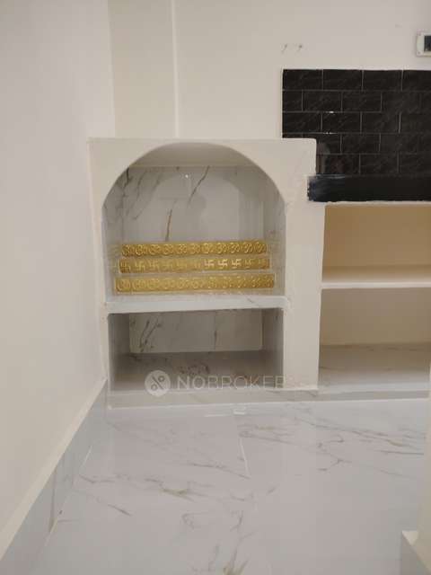 2 BHK Flat In Gayathri Towers, Moula Ali For Sale  In Moula Ali