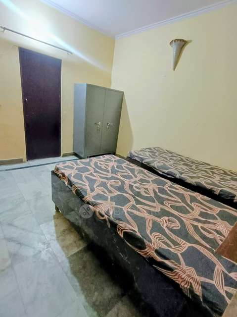 PG for Boys in Rohini