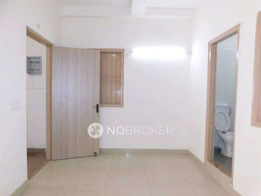 Commercial Property in Sector 52, Noida for sale 