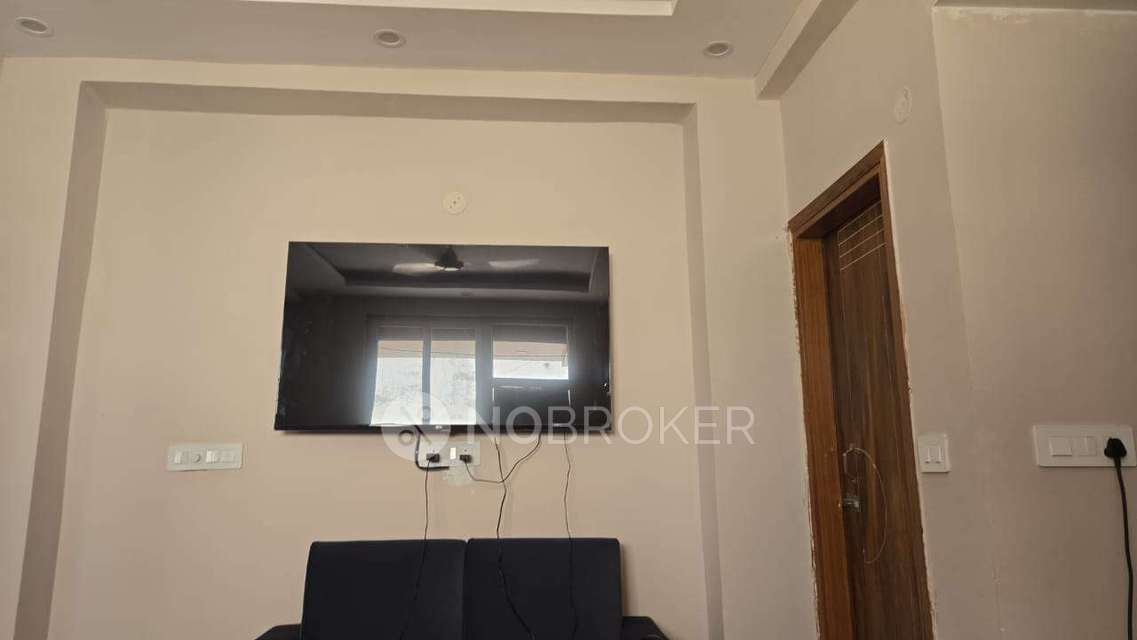 PG for Anyone in  Sector 69