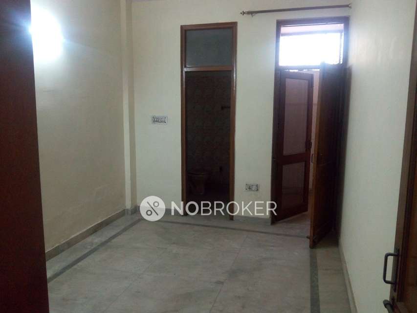 2 BHK Flat In Builder Floor For Sale  In Inderpuri