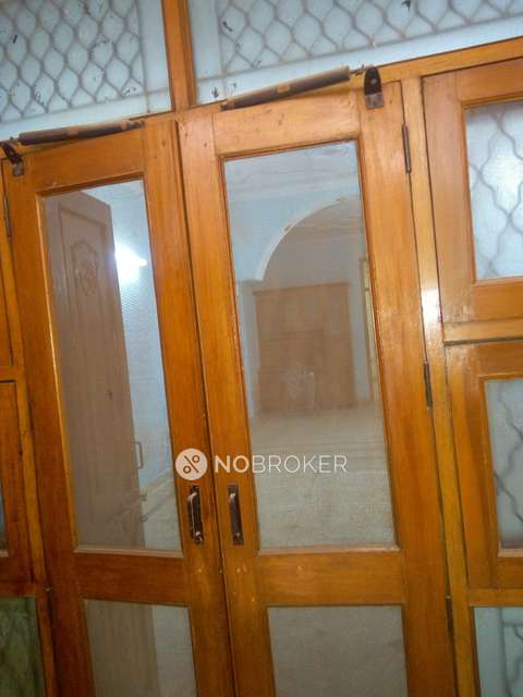 2 BHK Flat In Builder Floor For Sale  In Inderpuri