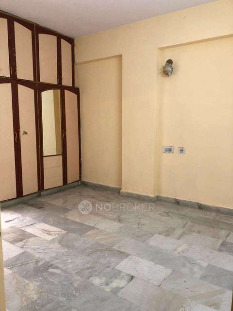 2 BHK Flat In Aarthi Towers For Sale  In Saidabad
