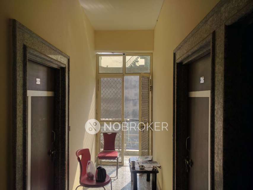 4+ BHK Flat In Babujee Building  For Sale  In Chipiyana Buzurg
