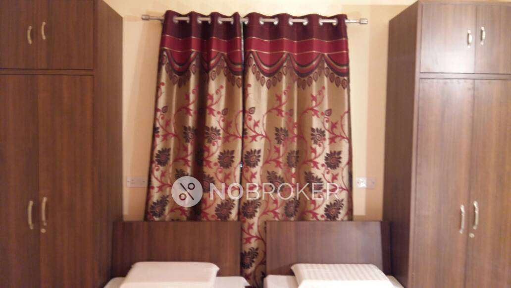 4+ BHK Flat In Babujee Building  For Sale  In Chipiyana Buzurg