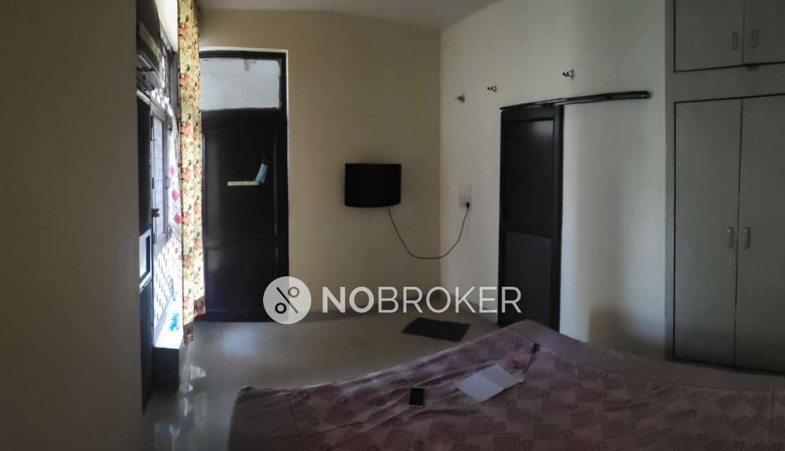 1 BHK Flat In Sb for Rent  In  Sector 36,