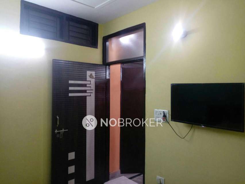 2 BHK Flat In Standalone Building  For Sale  In  Uttam Nagar