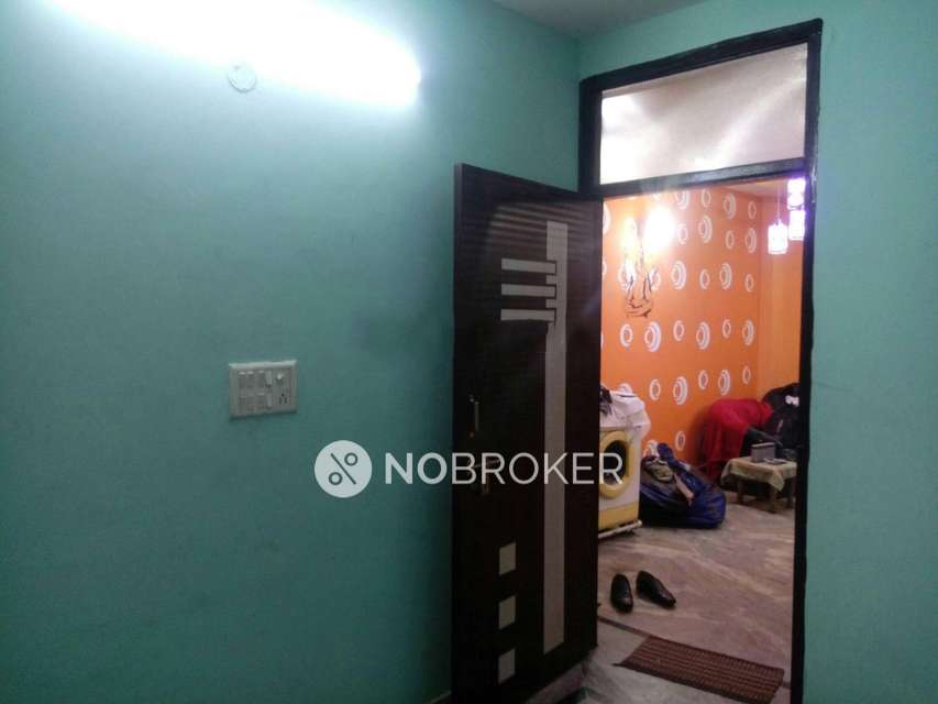 2 BHK Flat In Standalone Building  For Sale  In  Uttam Nagar