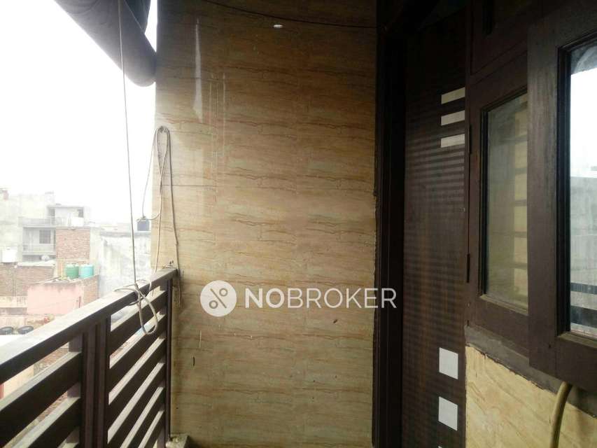2 BHK Flat In Standalone Building  For Sale  In  Uttam Nagar