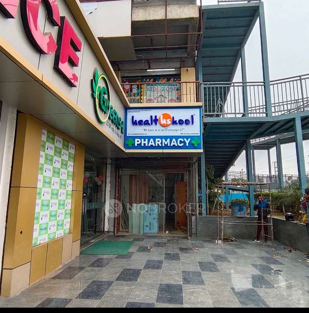 Shop in Panchsheel Greens 2, Noida for sale 