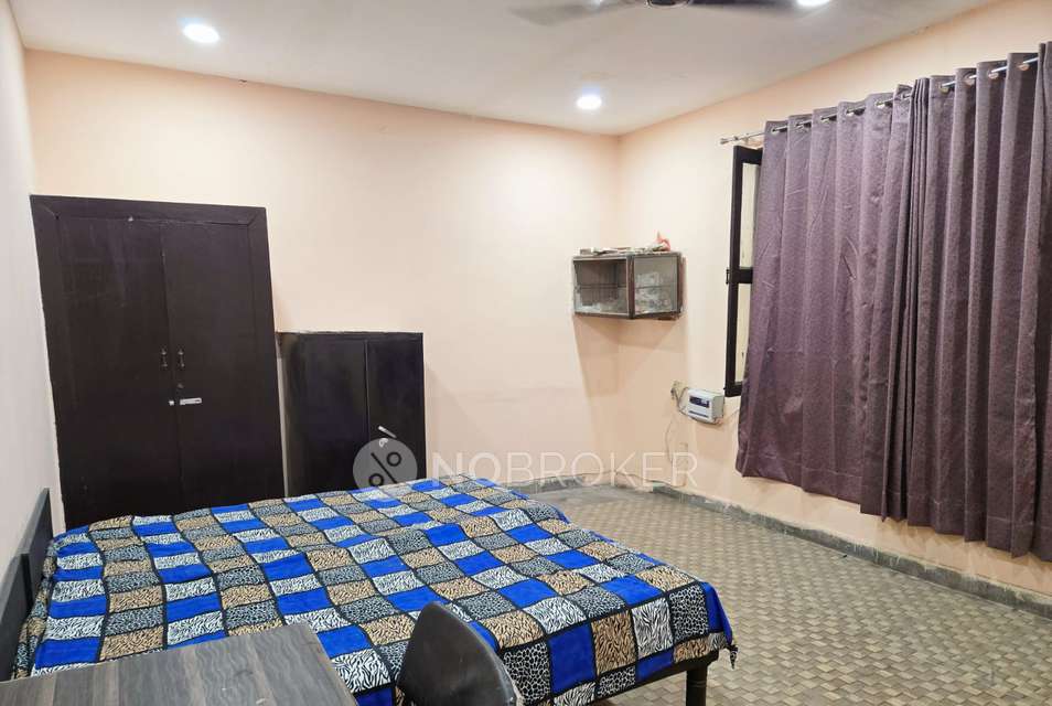 PG for Girls in Green Park