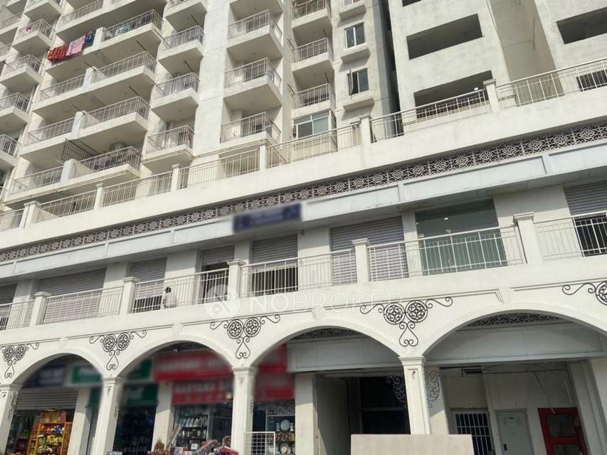 Shop in Gaur City 2, Ghaziabad for sale 