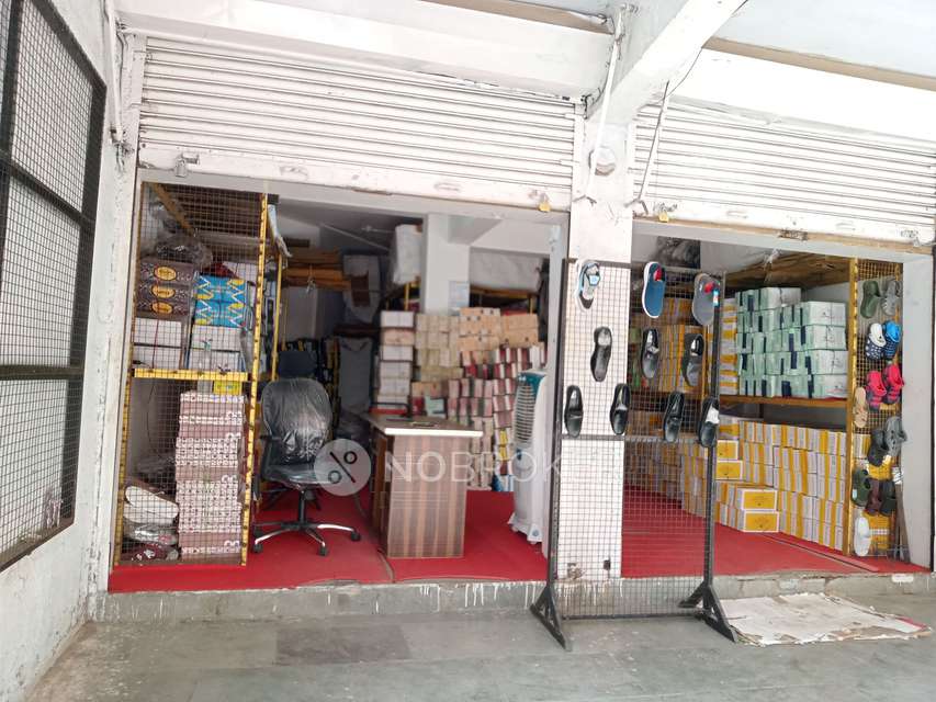 Shop in Rasta Peth, Pune for sale 