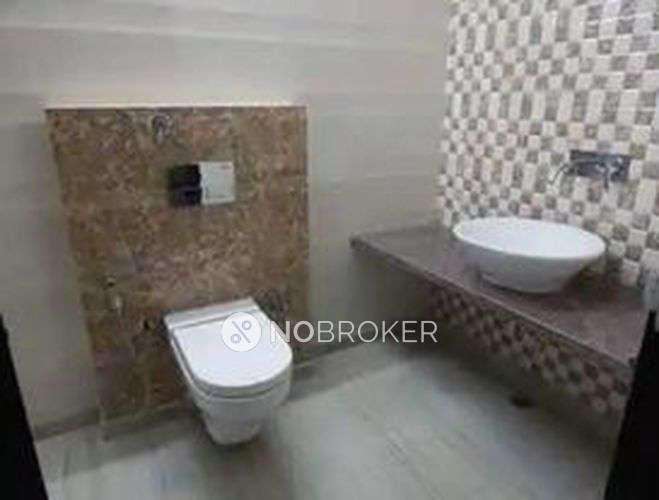 4 BHK Flat For Sale  In Model Town