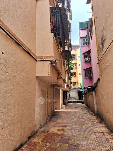 1 BHK Flat In Lakshmi Apartment For Sale  In Juinagar