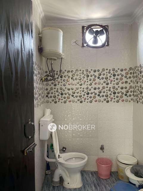 2 BHK Flat In Govind Puri For Sale  In Kalkaji