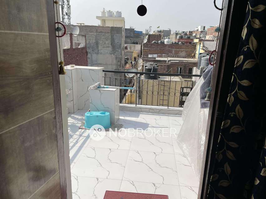 2 BHK Flat In Govind Puri For Sale  In Kalkaji