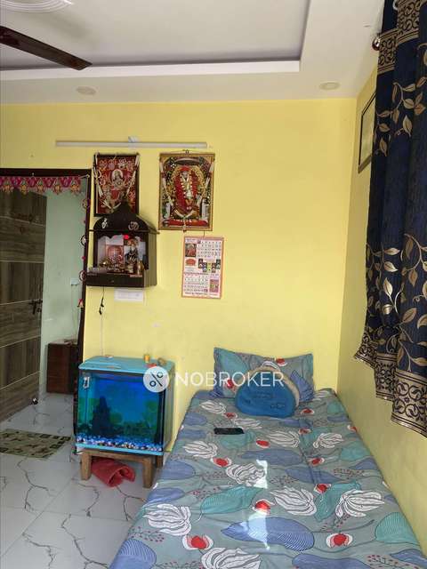 2 BHK Flat In Govind Puri For Sale  In Kalkaji
