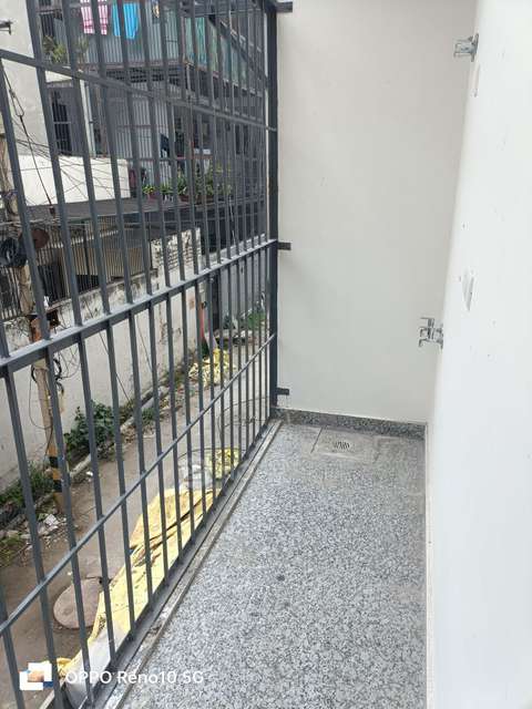 3 BHK Flat In A G C R  Enclave For Sale  In Anand Vihar Delhi