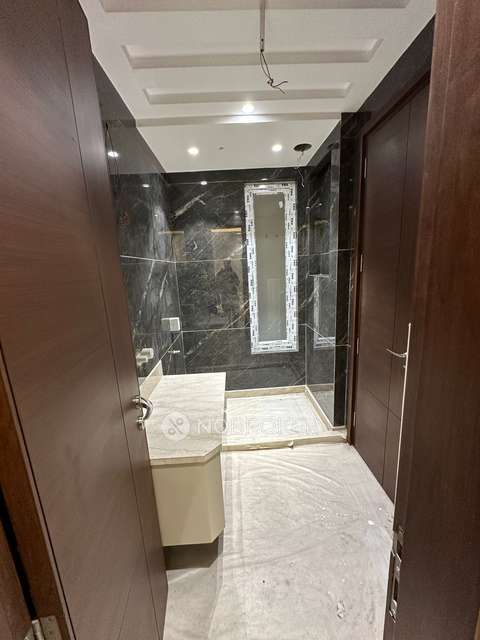 3 BHK Flat In A G C R  Enclave For Sale  In Anand Vihar Delhi