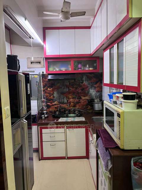 2 BHK Flat In Ganesh Prasad Building For Sale  In Tardeo